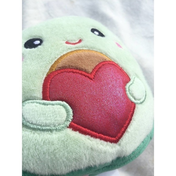 Squishmallows Austin Avocado Valentine's Heart kellytoy green plush 4735026 4.5" - Picture 11 of 11